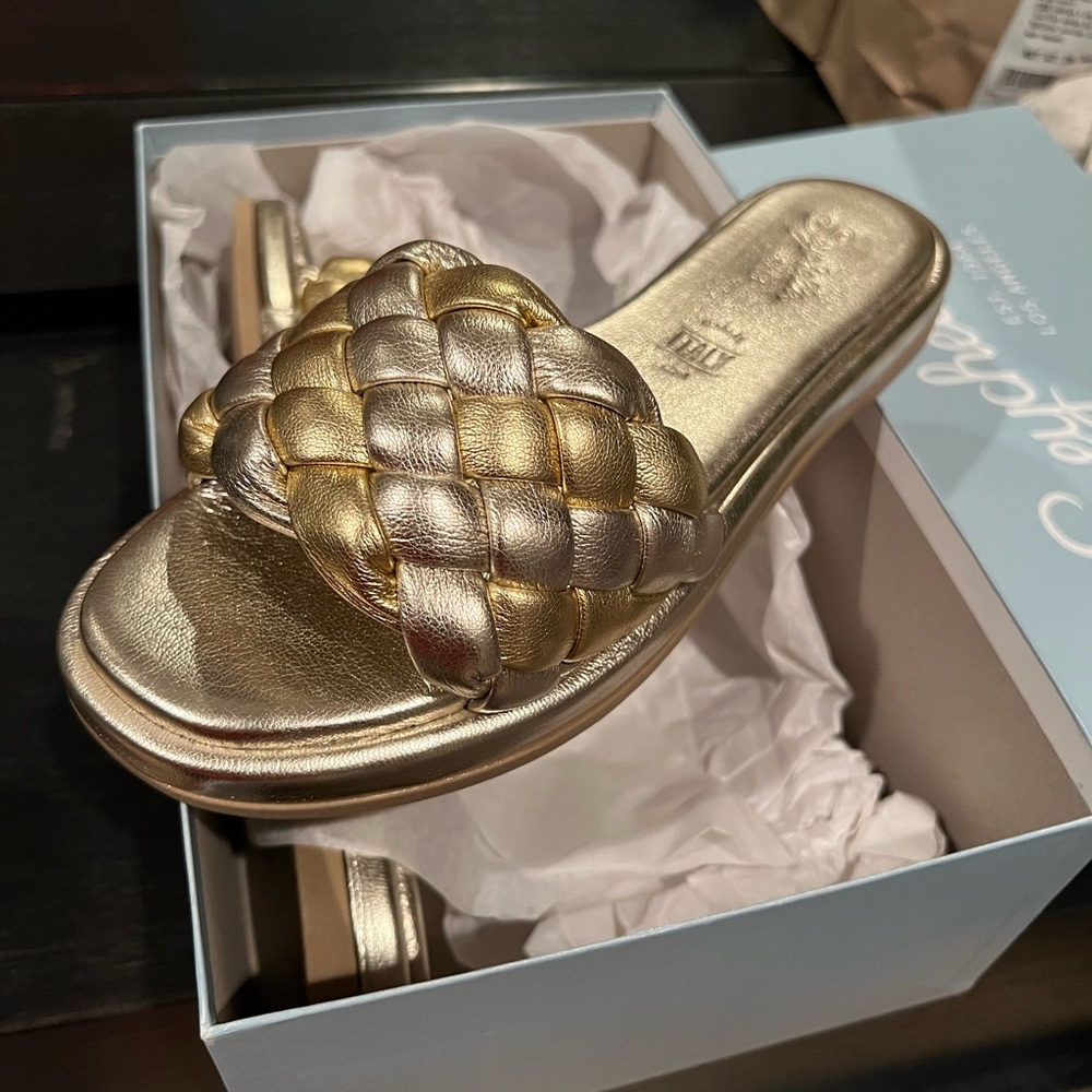 Gold metallic comfy sandals perfect for weddings and summer.